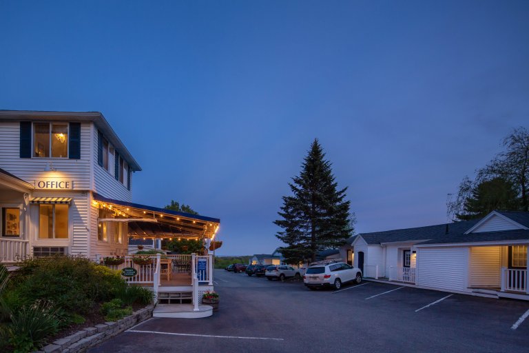 Glen Cove Inn & Suites - Dave Clough Photography